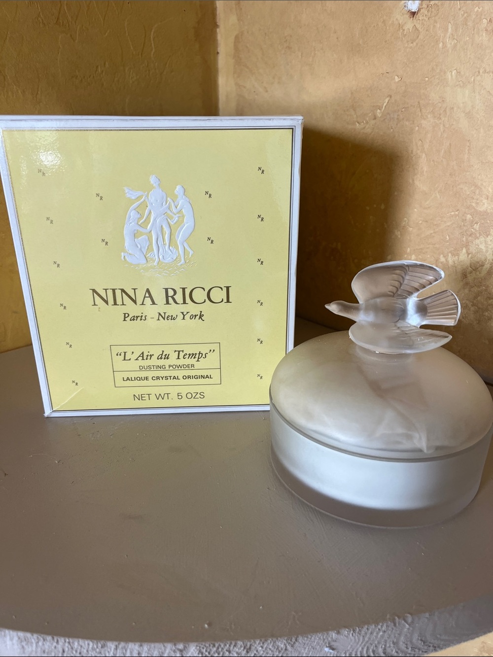 Nina Ricci  powder